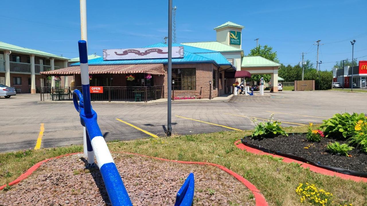 Quality Inn & Suites 1000 Islands Gananoque Eksteriør bilde