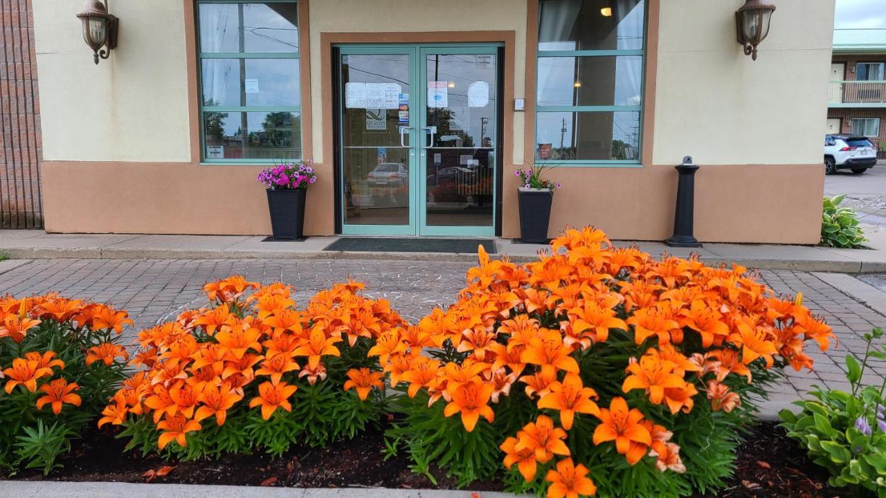 Quality Inn & Suites 1000 Islands Gananoque Eksteriør bilde