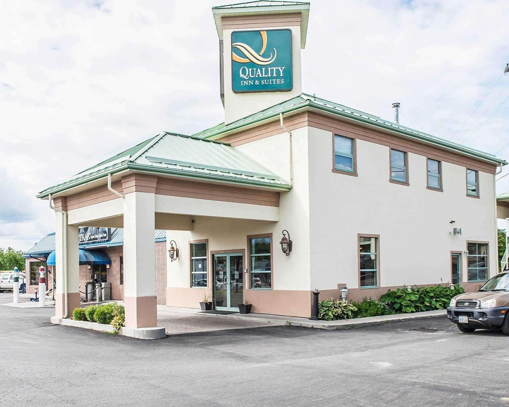 Quality Inn & Suites 1000 Islands Gananoque Eksteriør bilde